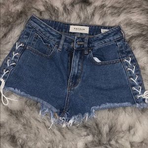SUPER CUTE pacsun denim shorts